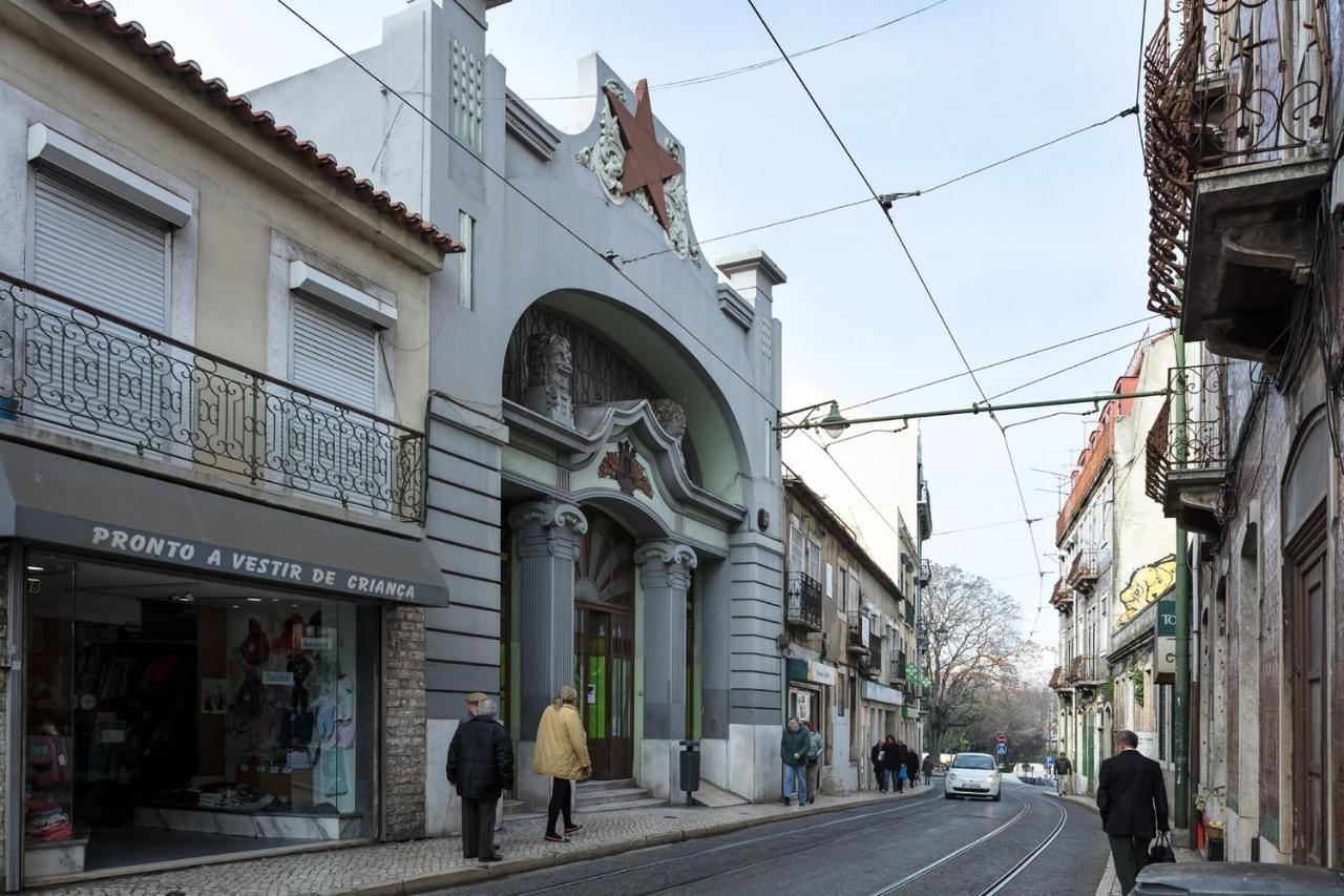 Lovelystay - Sunny Flat W/ Balcony Overseeing Graca And River Lisbona Esterno foto