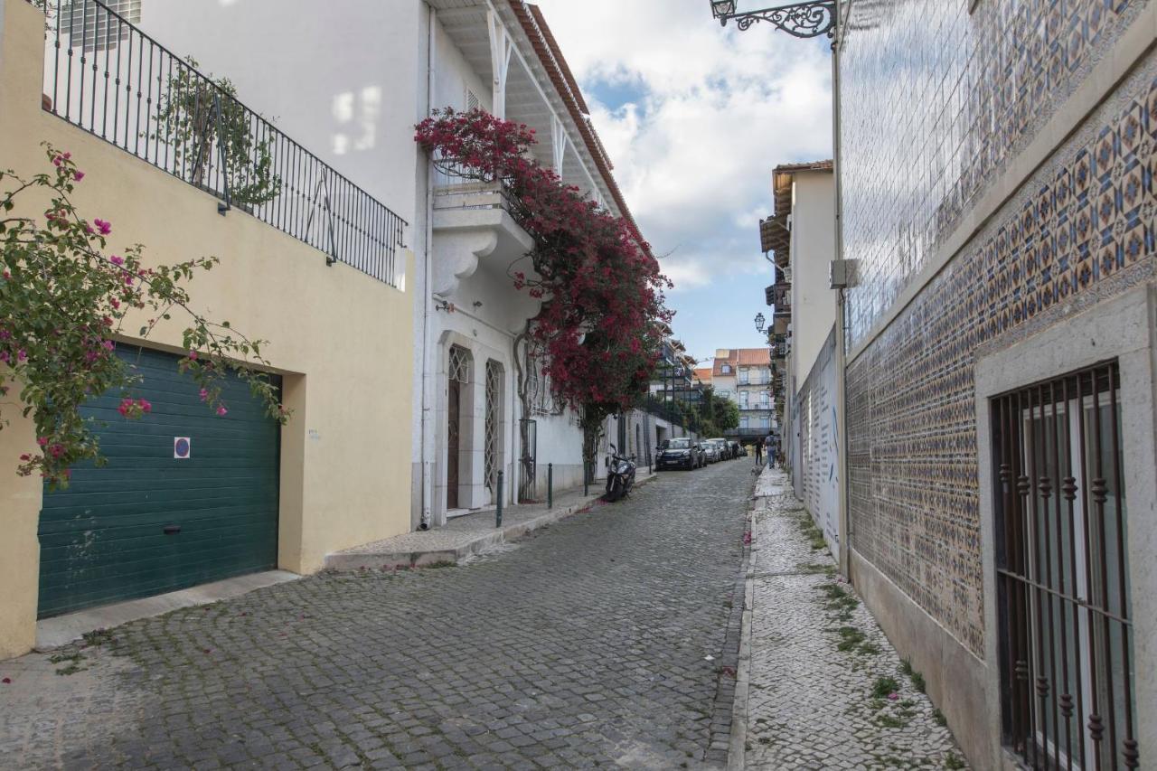 Lovelystay - Sunny Flat W/ Balcony Overseeing Graca And River Lisbona Esterno foto