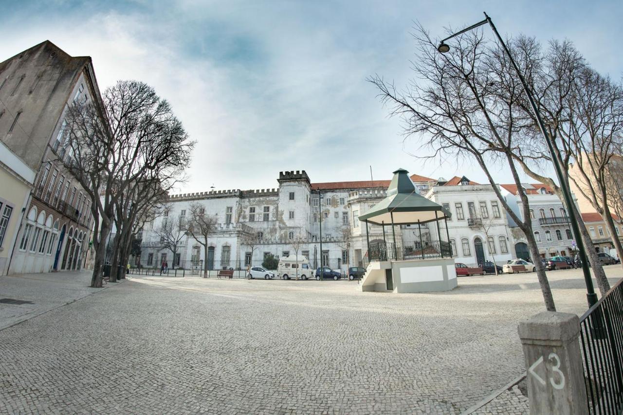 Lovelystay - Sunny Flat W/ Balcony Overseeing Graca And River Lisbona Esterno foto